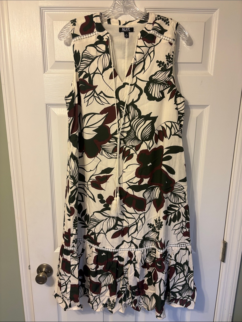SLNY Ivory Sleeveless Floral Tassel Dress dark green & Burgundy Accents NWOT